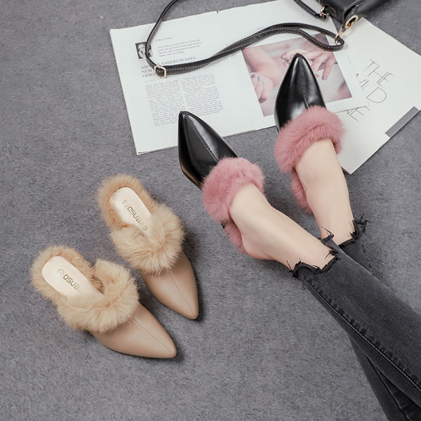 Дамски чехли с пух - заострен модел