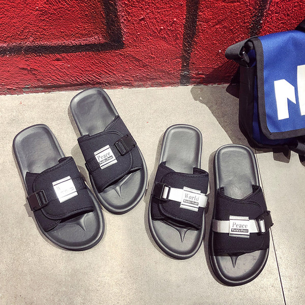 Ежедневни чехли с емблема в черен цвят