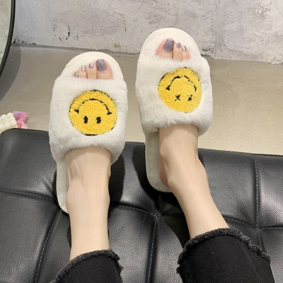 Ежедневни дамски домашни чехли с бродерия - бял и черен цвят