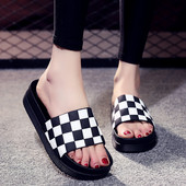 Дамски карирани гумени чехли с висока платформа 5см