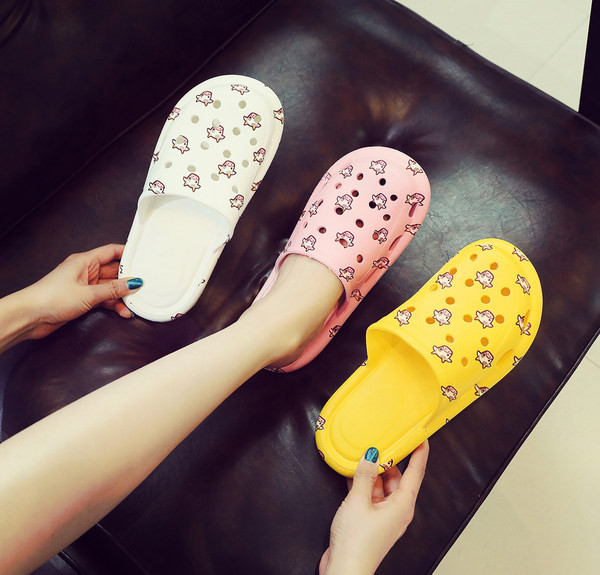 Затворени дамски силиконови чехли 