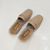 Дамски затворени чехли с пух