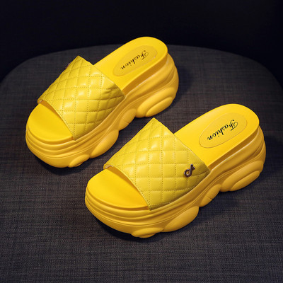 Ежедневни дамски чехли с 9см платформа - еко кожа