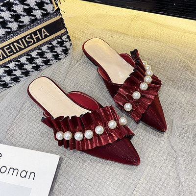 Актуални чехли заострен модел с перли