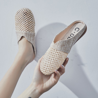 Нов модел дамска чехли с равна подметка