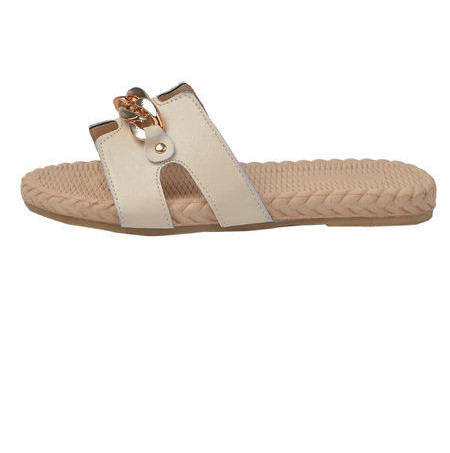 Актуални дамски чехли с метална декорация