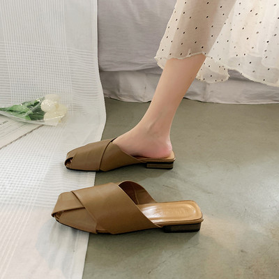 Дамски чехли изчистен модел с равна подметка