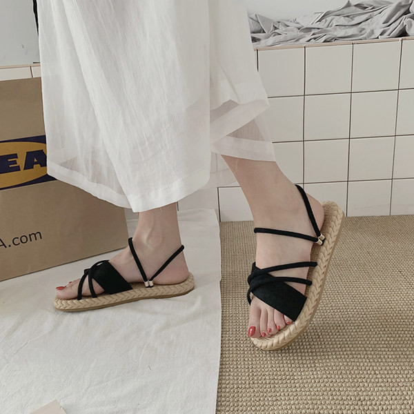 Model nou de papuci de dama cu talpa plata - in trei culori