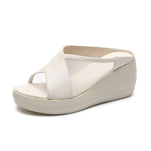 Papuci de damă în alb și negru