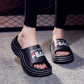 Papuci casual cu o inscripție - pentru femei