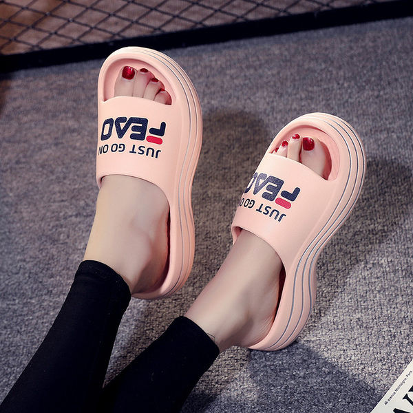 Papuci casual cu o inscripție - pentru femei