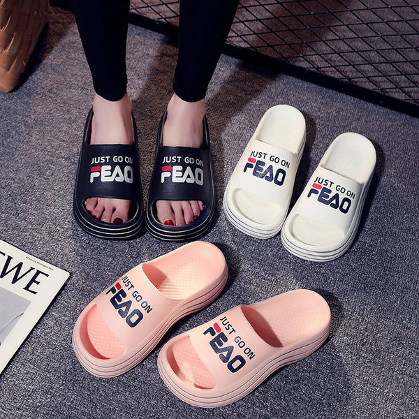 Papuci casual cu o inscripție - pentru femei