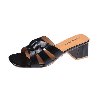Modern női papucs bőrpánttal és 5 cm-es sarokkal