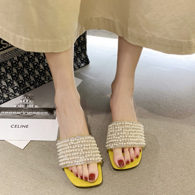 Актуални дамски чехли с перли в три цвята