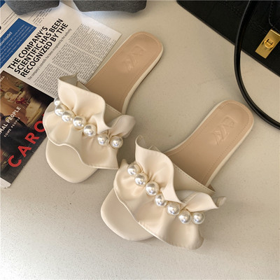 Модерни дамски чехли с къдри и перли