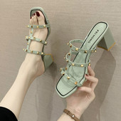 Дамски чехли с висок ток и метани нитове