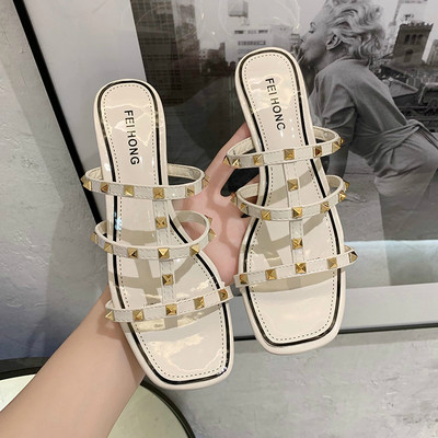 Дамски чехли с висок ток и метани нитове