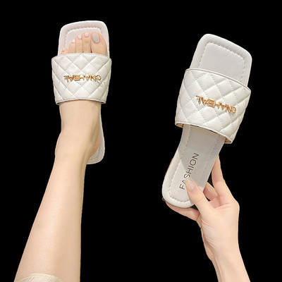 Нов модел дамски чехли с метална катарама - четири цвята