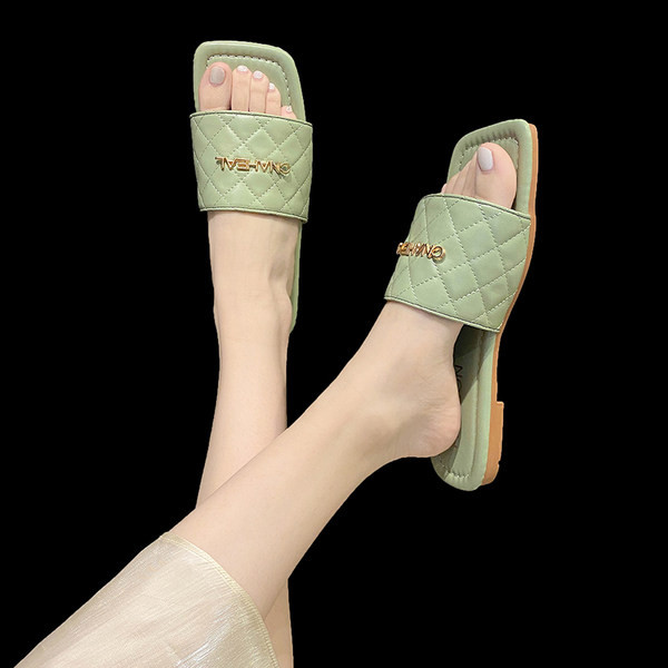 Нов модел дамски чехли с метална катарама - четири цвята