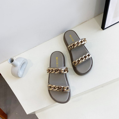 Нов модел дамски чехли с равна подметка и метална декорация