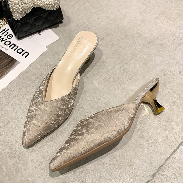 Дамски модерни чехли заострен модел с ток 5см