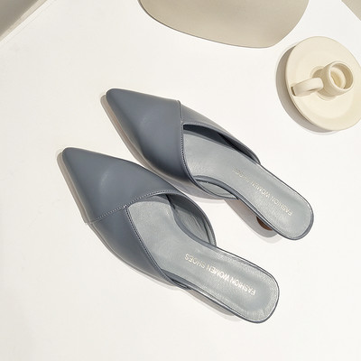 Стилни дамски чехли от еко кожа заострен модел