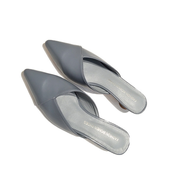 Стилни дамски чехли от еко кожа заострен модел