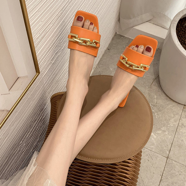 Елегантни дамски чехли от еко кожа с катарама