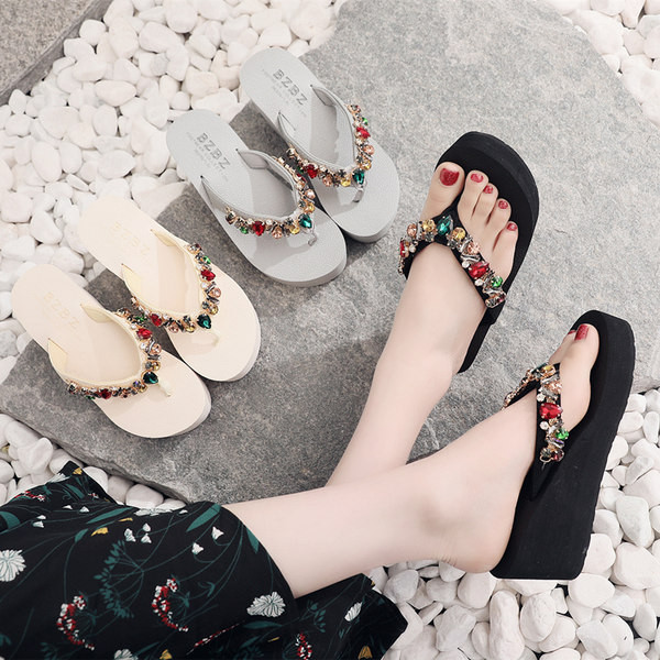 Дамски чехли с цветни камъни на платформа 