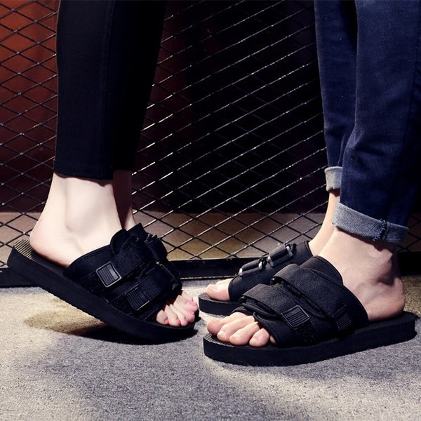 Ежедневни чехли в черен цвят подходящи за жени или мъже