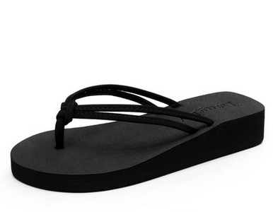 Стилни дамски чехли за през пръстите в четири модела