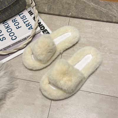 Нов модел пухени чехли с равна подметка за жени