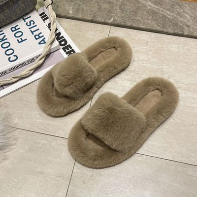 Нов модел пухени чехли с равна подметка за жени