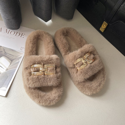 Дамски плюшени чехли с метална декорация 