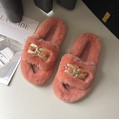 Дамски плюшени чехли с метална декорация 