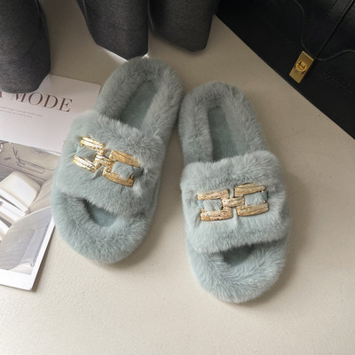 Дамски плюшени чехли с метална декорация 