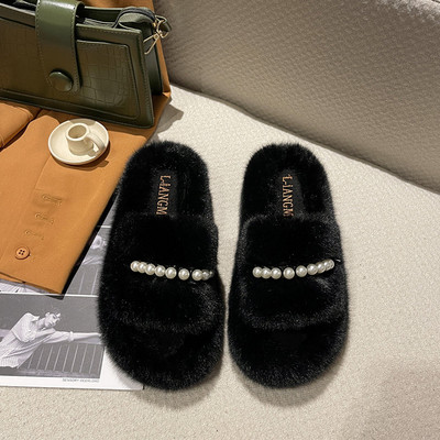 Дамски пухени чехли с перли