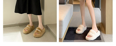 Дамски пухени чехли с перли