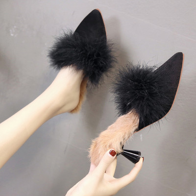 Дамски заострени чехли с пух и тънък ток 5см 