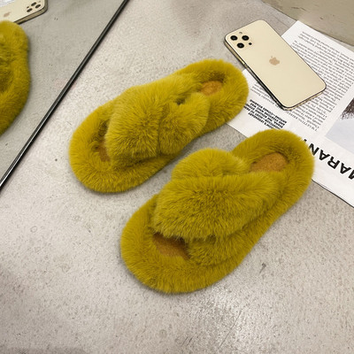 Дамски пухени домашни чехли с равна подметка