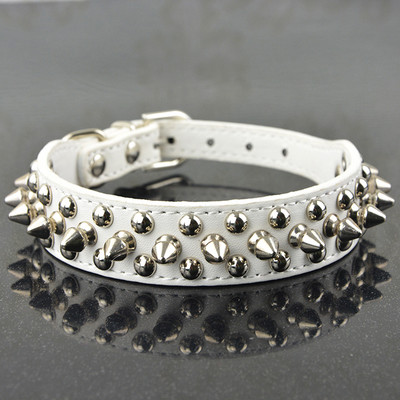 Кучешки нашийник с метални нитове 