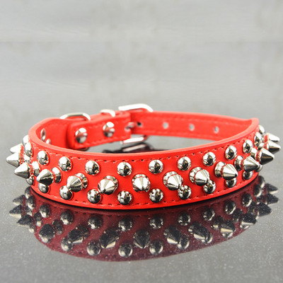 Кучешки нашийник с метални нитове 