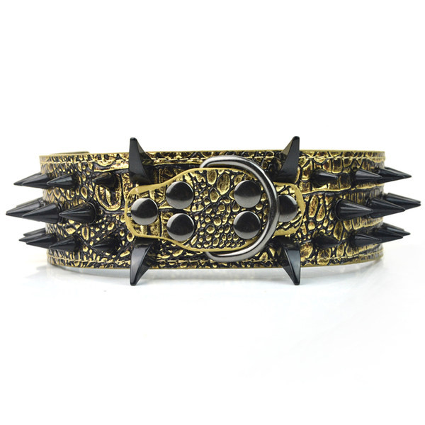 Кучешки кожен нашийник с нитове