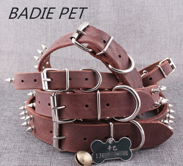 Guler de câine din imitație de piele cu nituri