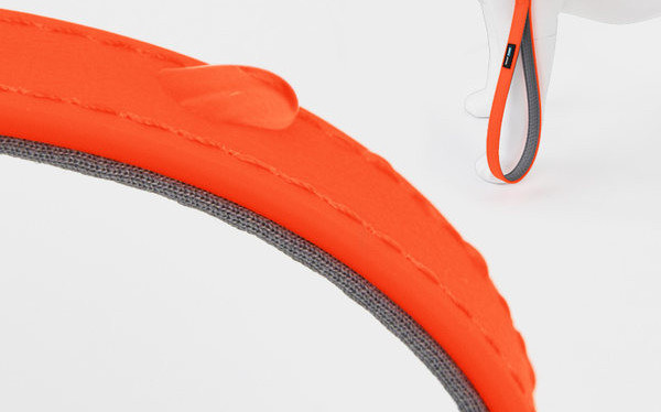 Lesa de cauciuc rezistenta la apa pentru caini