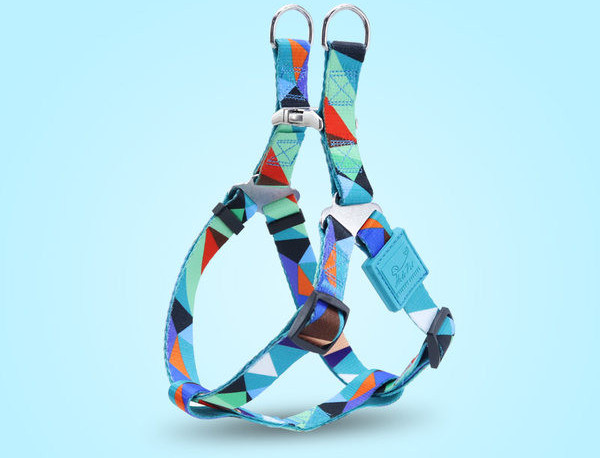 Цветен кучешки нагръдник от текстил