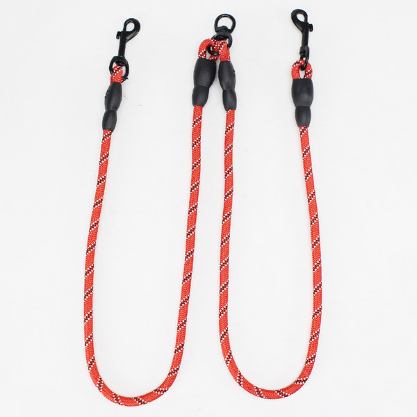 Повод за кучета с метално закопчаване 