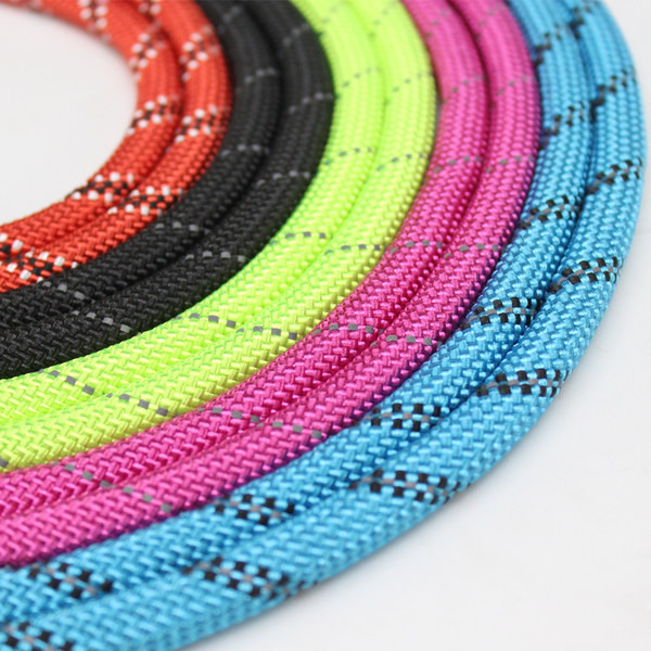 Повод за кучета с метално закопчаване 