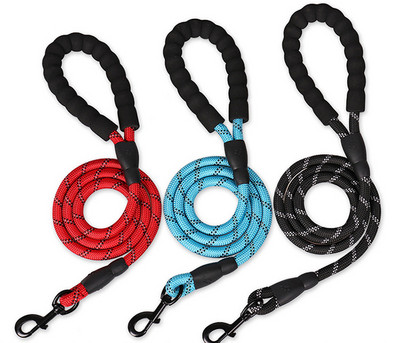 Bavete si lesa pentru caini de mai multe culori