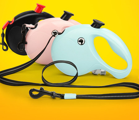 Guler din imitatie de piele pentru caini si lesa automata